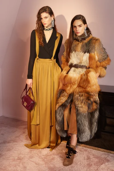 Look 4